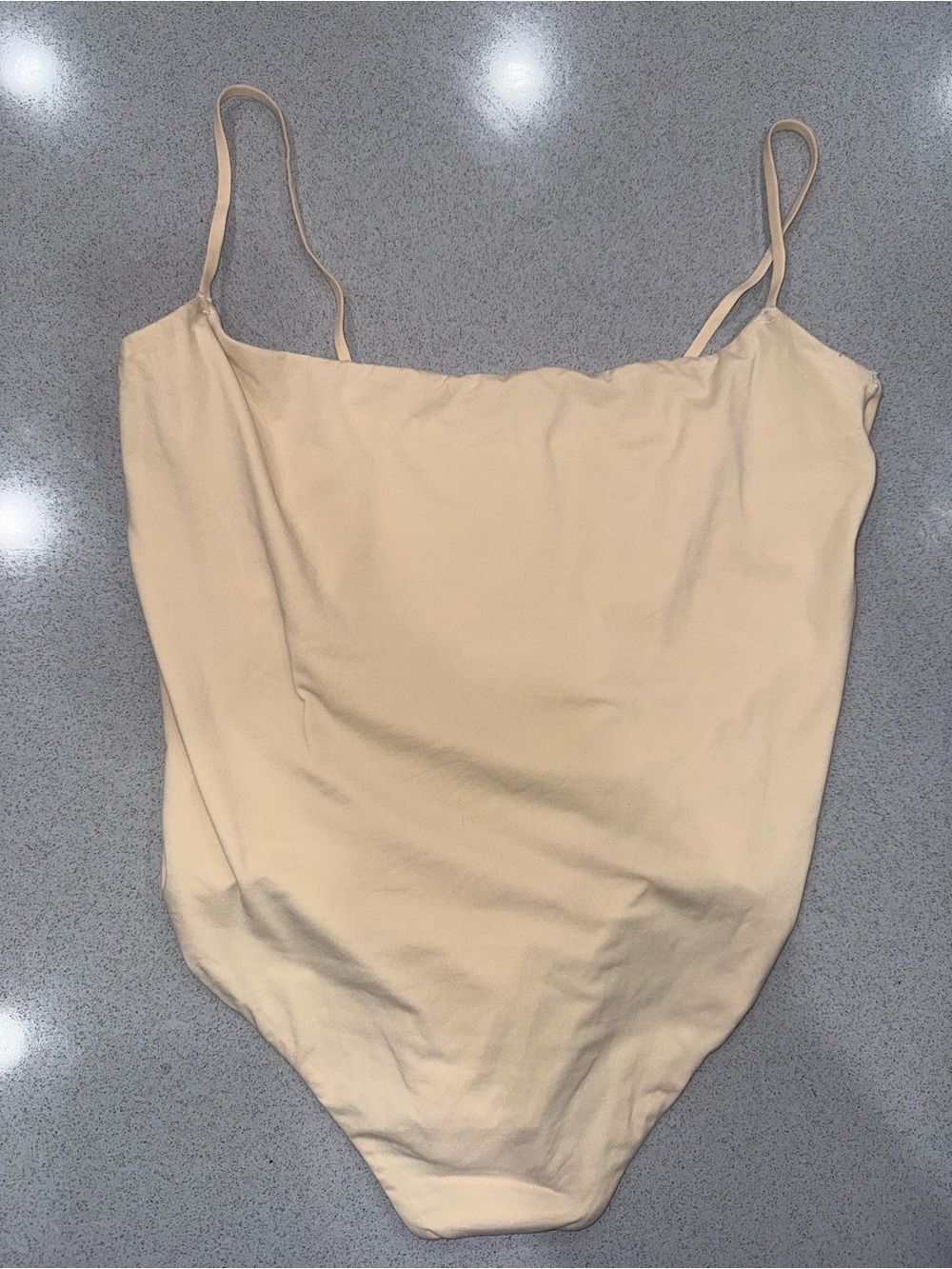 SKIMS Women’s Bodysuit Shapewear Nude L Adjustable Straps- tiny flaw *READ*